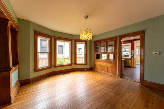 Building Photo - 2621 N York Ct