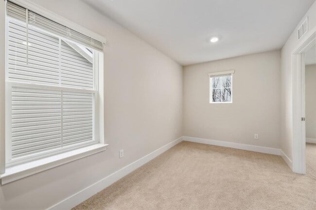 Building Photo - 226 Munsee Cir