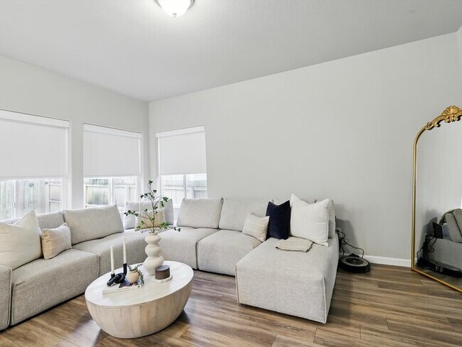 Building Photo - 10488 Castor Dr