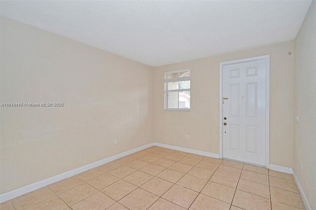 Building Photo - 1048 NE 208th St