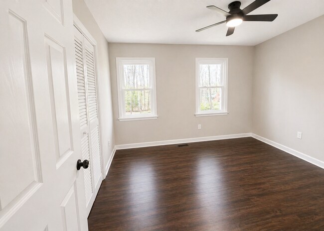 Building Photo - 2707 Little River Dr