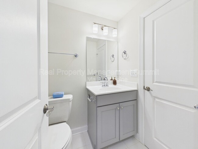 Building Photo - 1241 Old Trail Dr