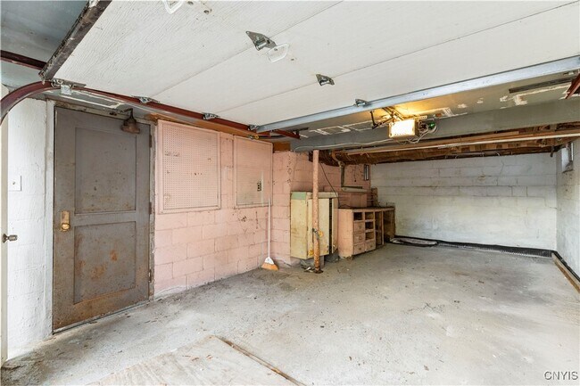 Building Photo - 60 Leslie Ave