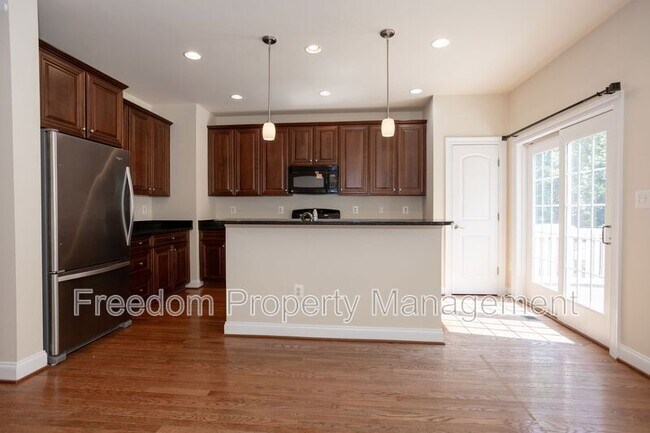 Building Photo - 16021 Pitner St