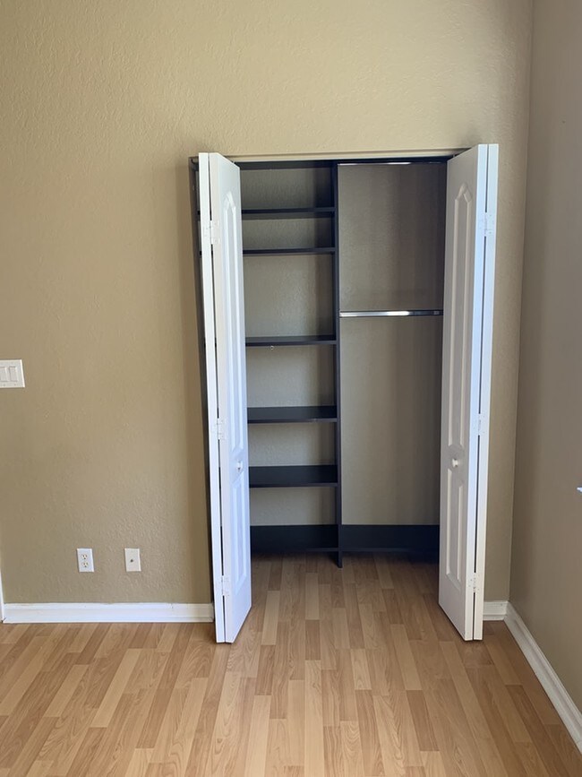 Custom Closets - 6312 Spring Lake Terrace