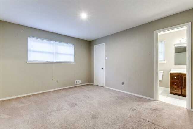 Building Photo - 7739 La Manga Dr