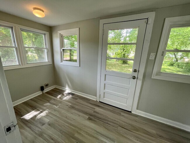 Building Photo - One of a Kind 3 bedroom, 2 bathroom Historic Home in Greensboro!