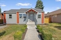 Building Photo - 110 Pelly Ave N