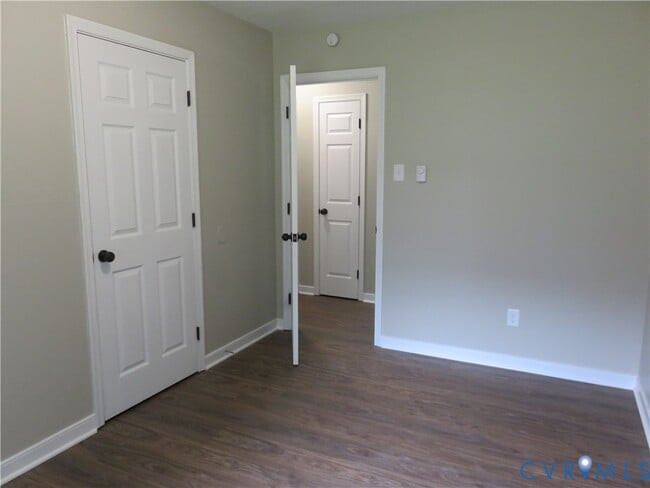 Building Photo - 117 N Ivy Ave