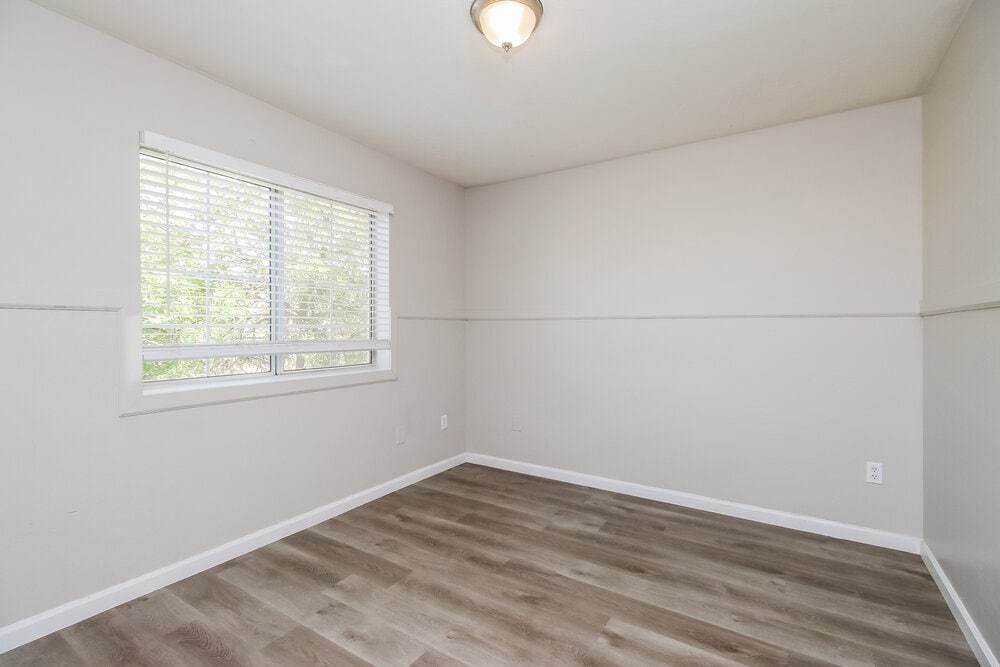 Building Photo - 7521 E Laguna Azul Ave