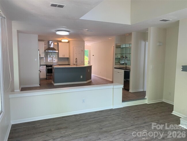 Building Photo - 672 Portside Dr