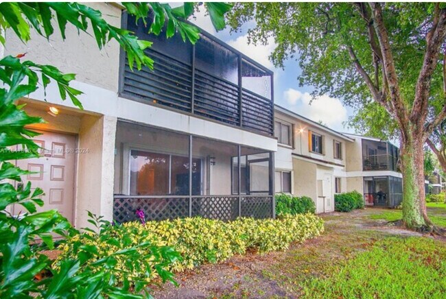 Building Photo - 612 Gardens Dr