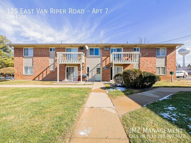 Building Photo - 125 E Van Riper Rd