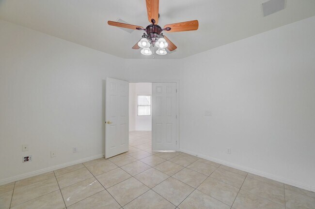 Building Photo - 8918 Houston Ridge Ave