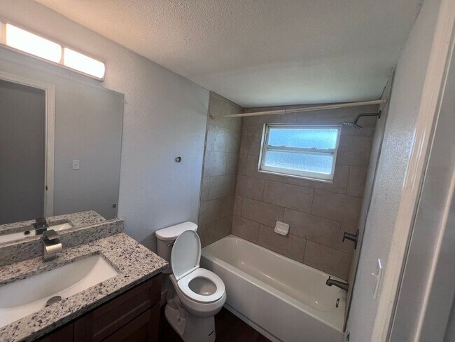 Building Photo - 9322 Grandfield Rd