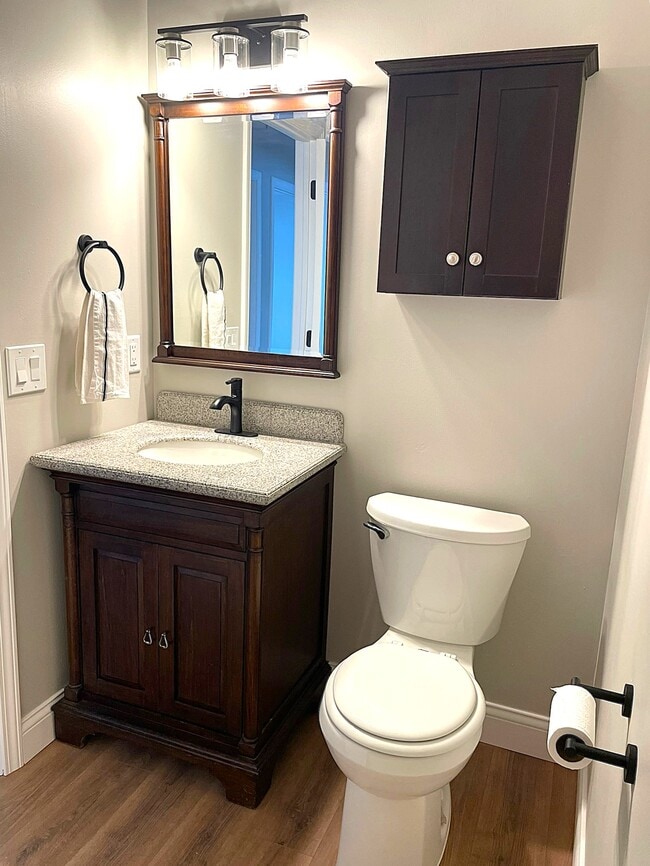 Building Photo - 2568 Sun Terrace Dr