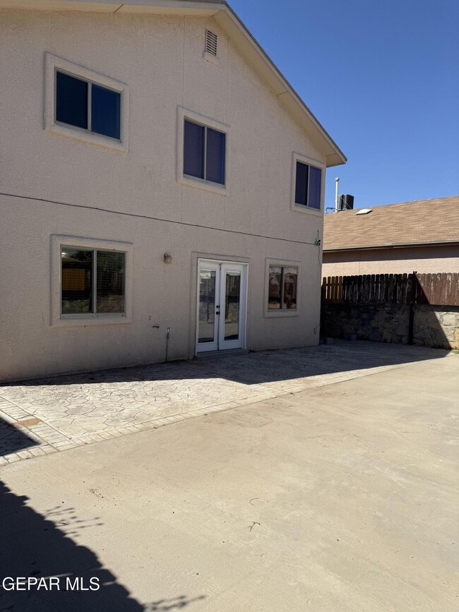 Building Photo - 14157 Tierra Delfin Dr