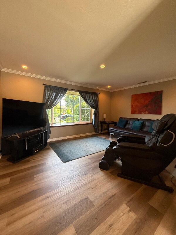 Building Photo - 341 Avenida Pinos