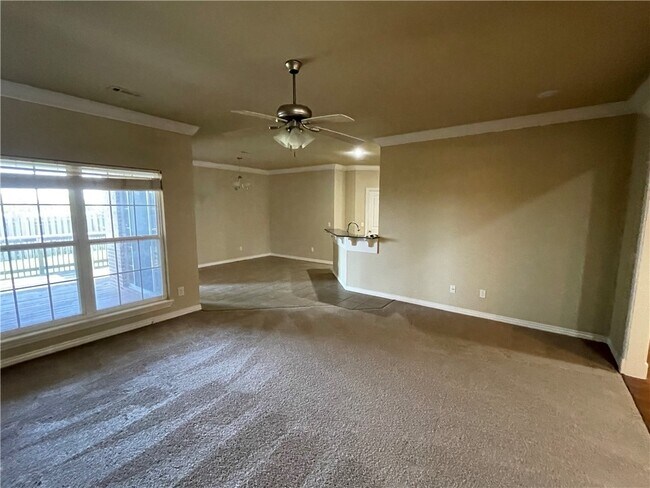Building Photo - 2427 W McKinley Blvd