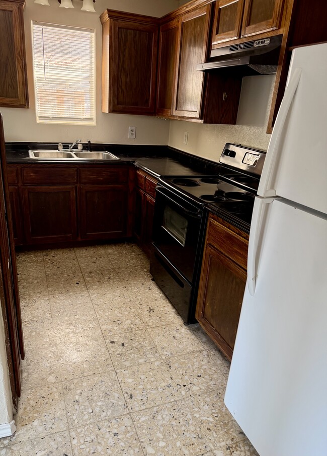 Building Photo - 4549 Gollihar Rd