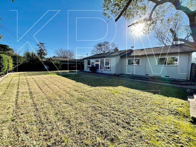 Building Photo - 1117 Brookside Rd