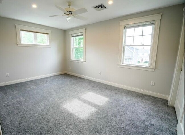 Building Photo - 3 A Allen St