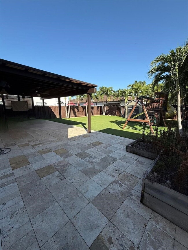 Building Photo - 1535 SW 145th Ave