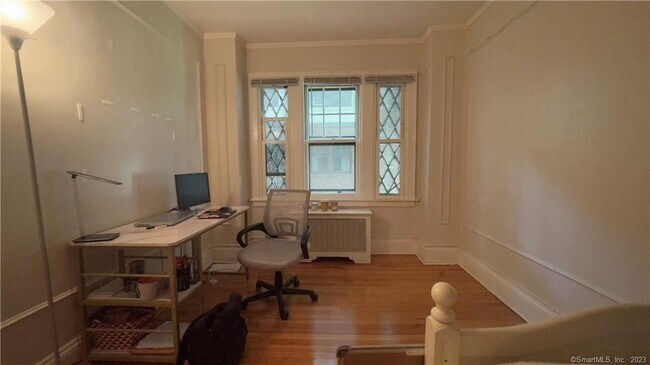 Building Photo - 814 Farmington Ave