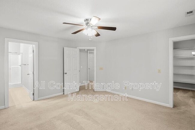 Building Photo - 4904 Kinross Ct