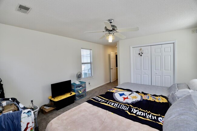 Building Photo - 21 N Trace Ct