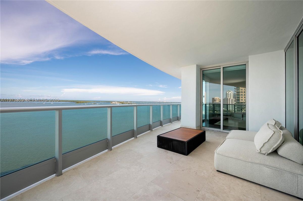 Building Photo - 1331 Brickell Bay Dr