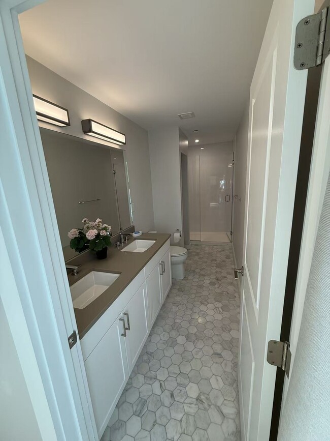 Building Photo - 1650 Commonwealth Ave