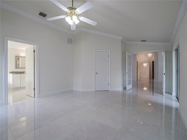 Building Photo - 513 Benedictine Terrace