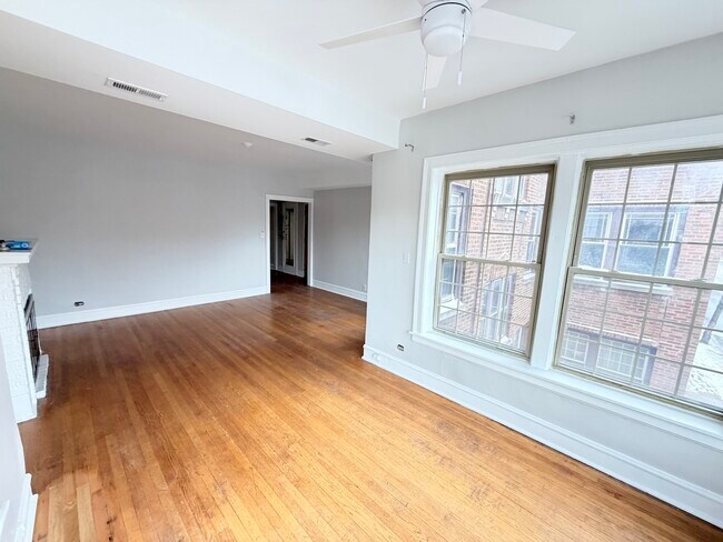 Building Photo - 5674 N Ridge Ave