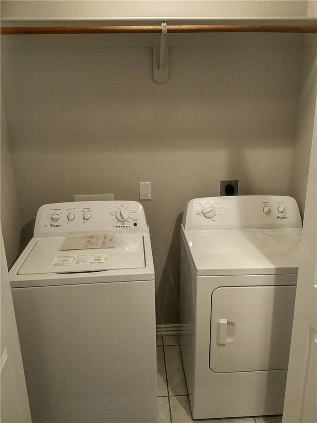 Building Photo - 2727 W Kilimanjaro Way