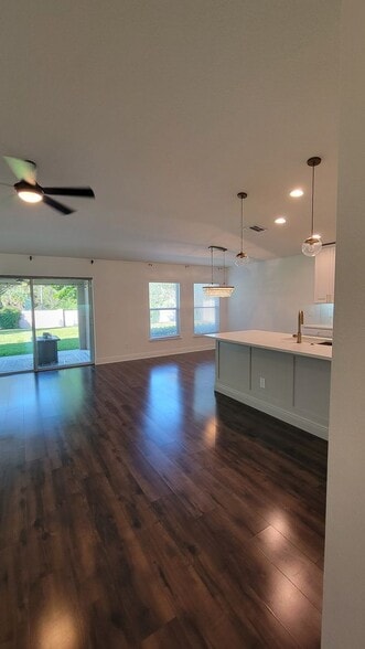 Building Photo - 3541 Gretchen Dr