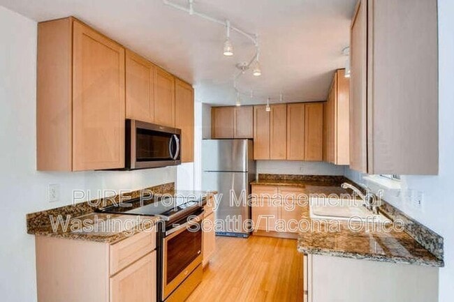 Building Photo - 4317 N Cheyenne St