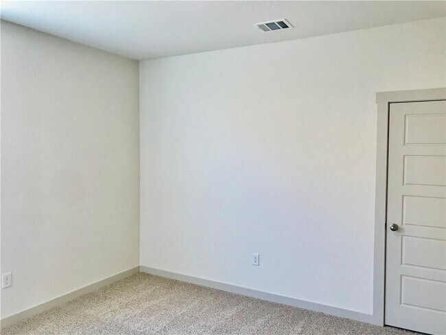 Building Photo - 14204 Mcarthur Dr