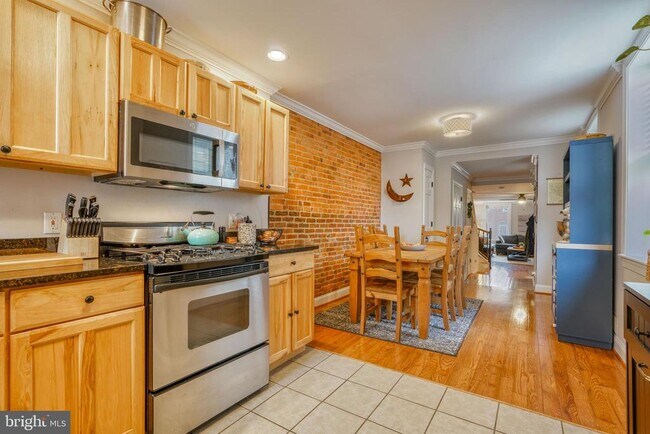 Building Photo - 1129 Battery Ave