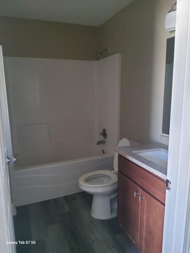 Building Photo - Ronald Pride Duplex Unit A