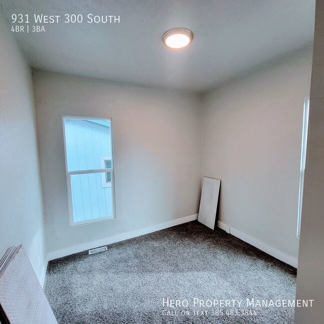 Building Photo - 931 W 300 S