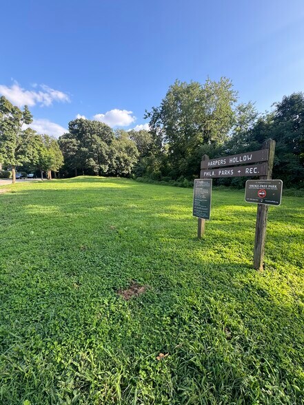 Park on block - 1870 Conlyn St