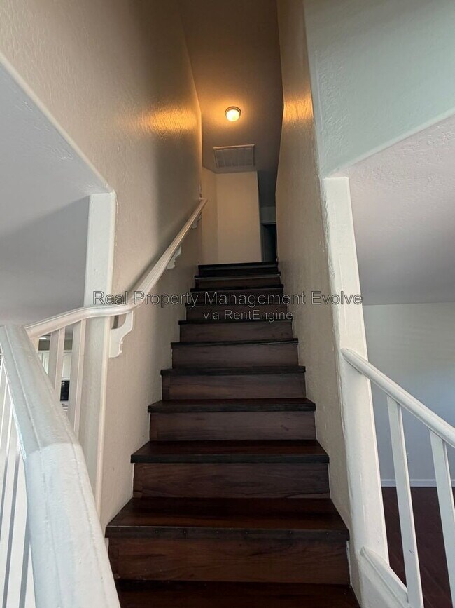 Building Photo - 6903 W Lawrence Ln