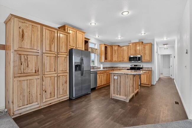 Building Photo - 6720 SW Minter Bridge Rd