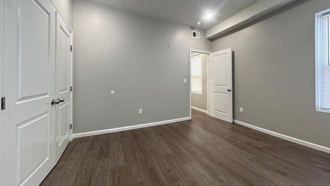 Building Photo - 275 S 56th St