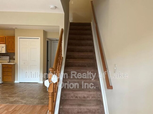 Building Photo - 50432 Bay Run S