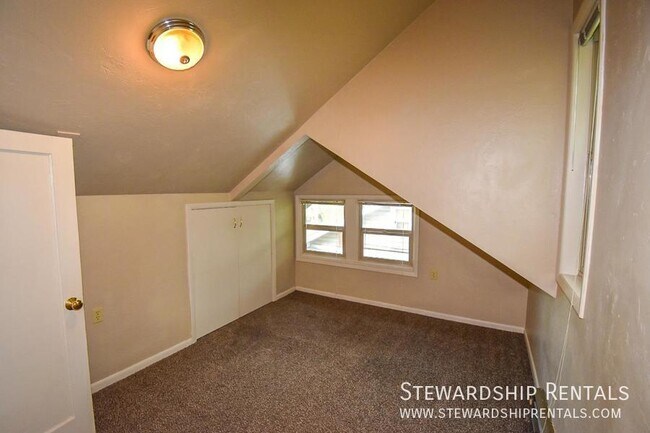 Building Photo - 1831 Kincaid St