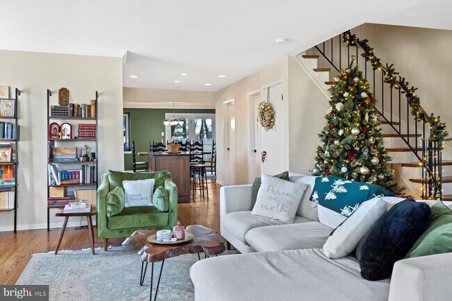 Building Photo - 64 Parchment Dr