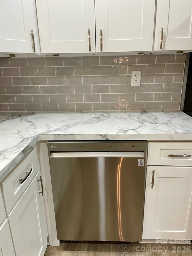 Building Photo - 819 Markwell Dr