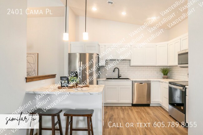 Building Photo - 2401 Cama Pl